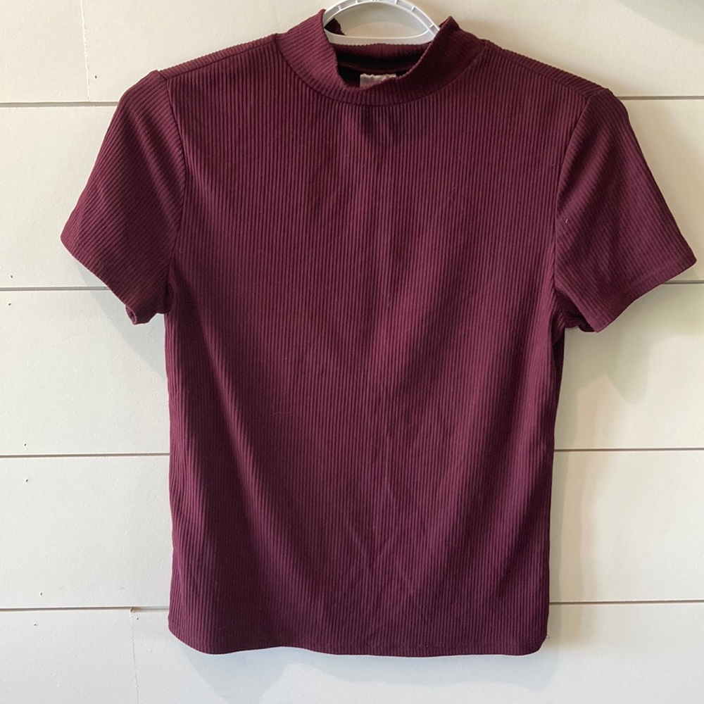 NO BOUNDARIES. Maroon short sleeve turtle neck has shrunk so would fit a size S